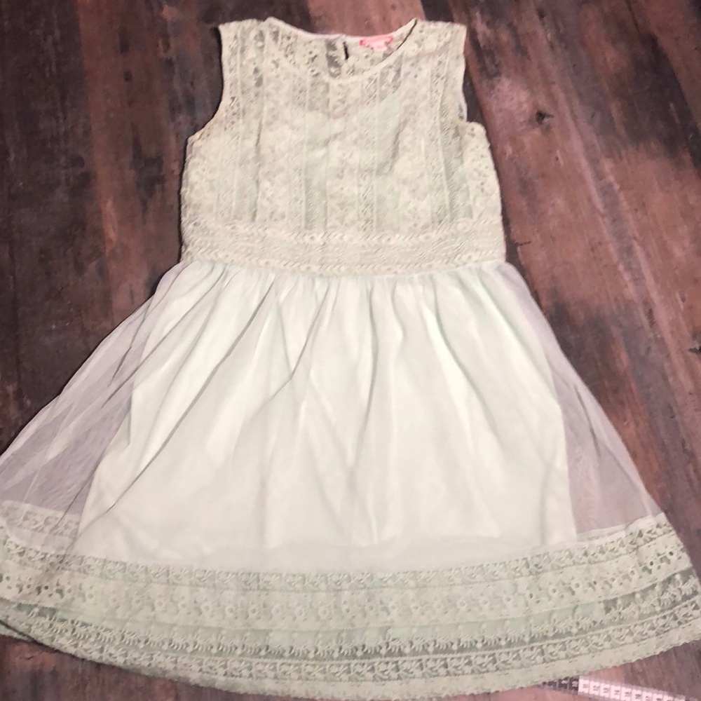 Gorgeous lace trim girls dress